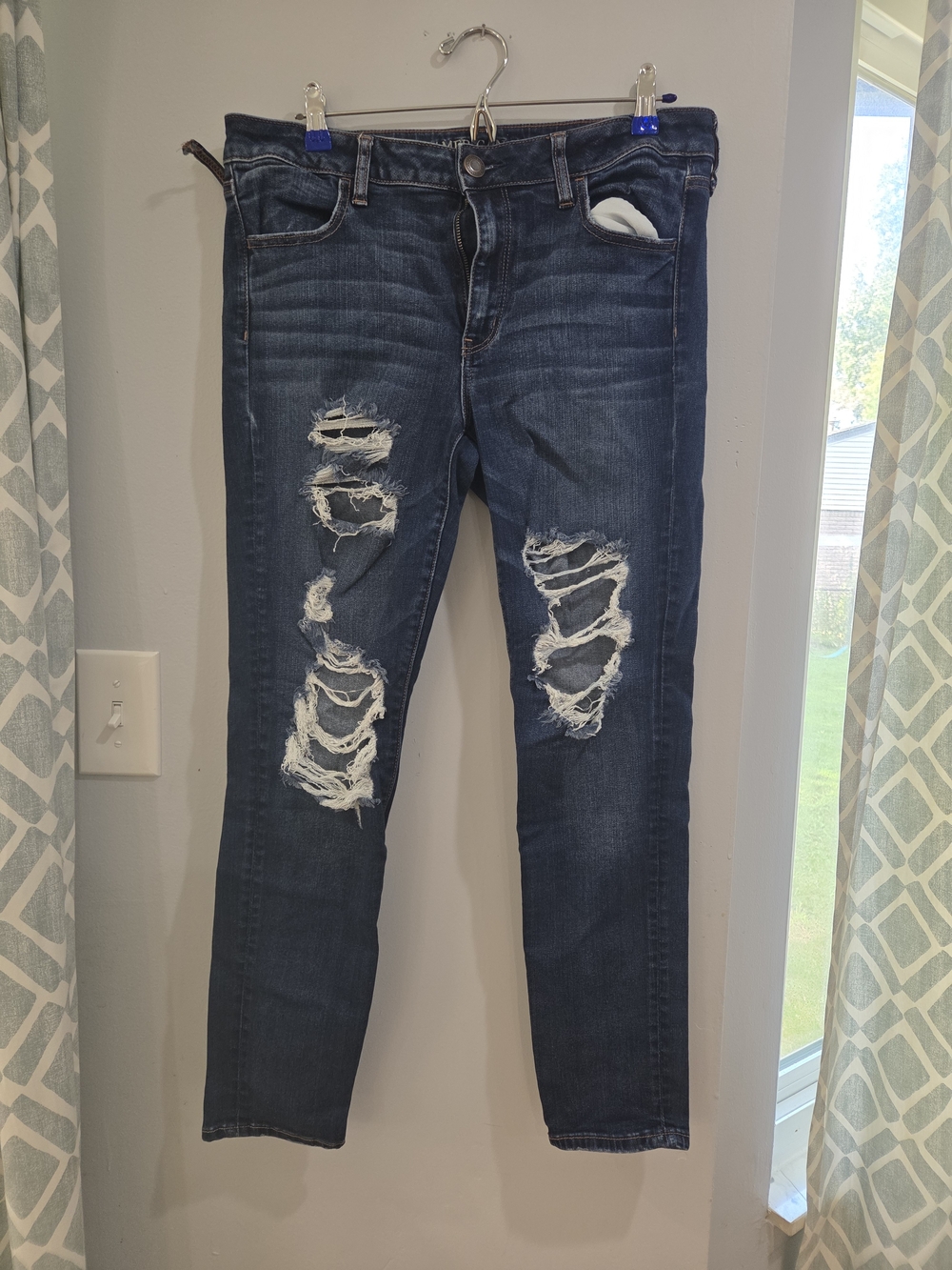 American Eagle Outfitters Dark Blue Distressed Jeggings